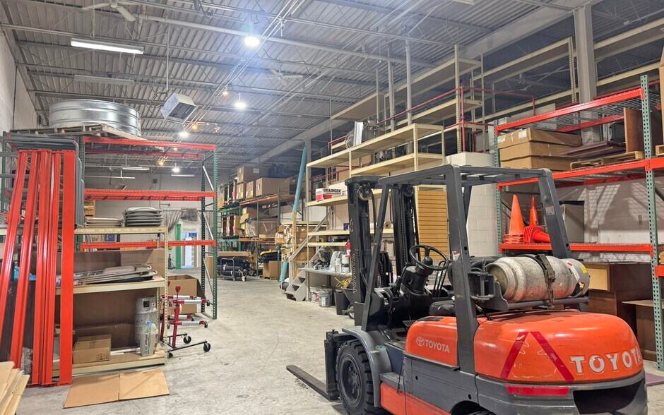More Photos Of 1438 N Crooks Rd, Clawson Warehouse For Sale