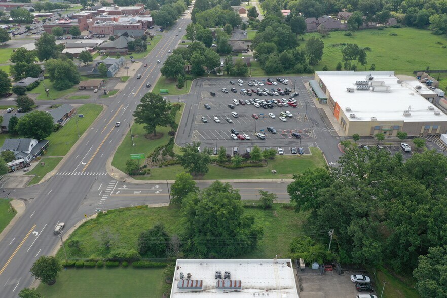 More Photos Of 2203 W Main St, Russellville Land For Sale