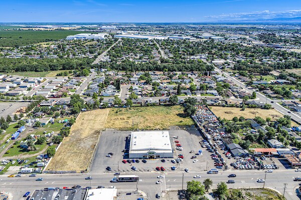 More Photos Of 4232 E Main St, Stockton Freestanding For Sale