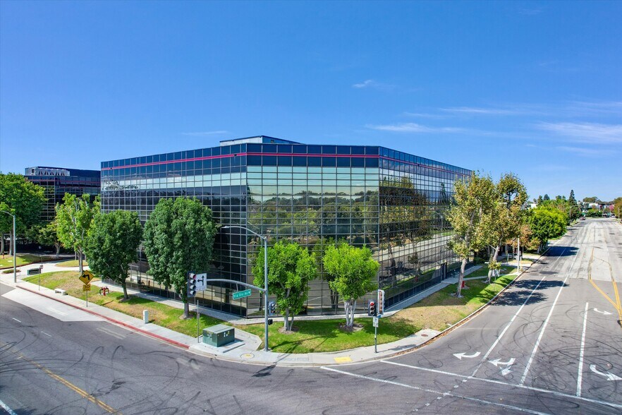 More Photos Of 1501 Hughes Way, Long Beach Office Residential For Lease