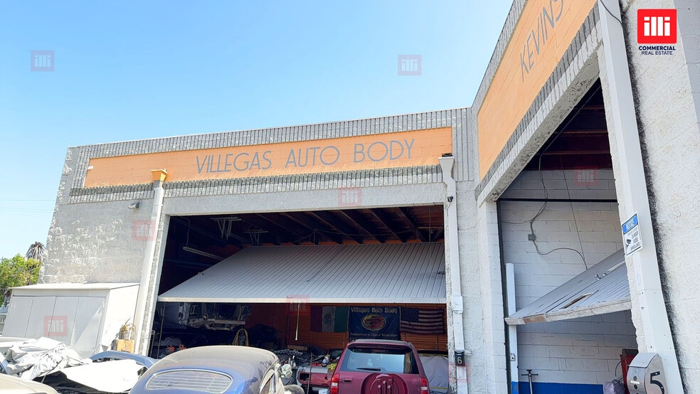 More Photos Of 18627 Parthenia St, Northridge Warehouse For Lease