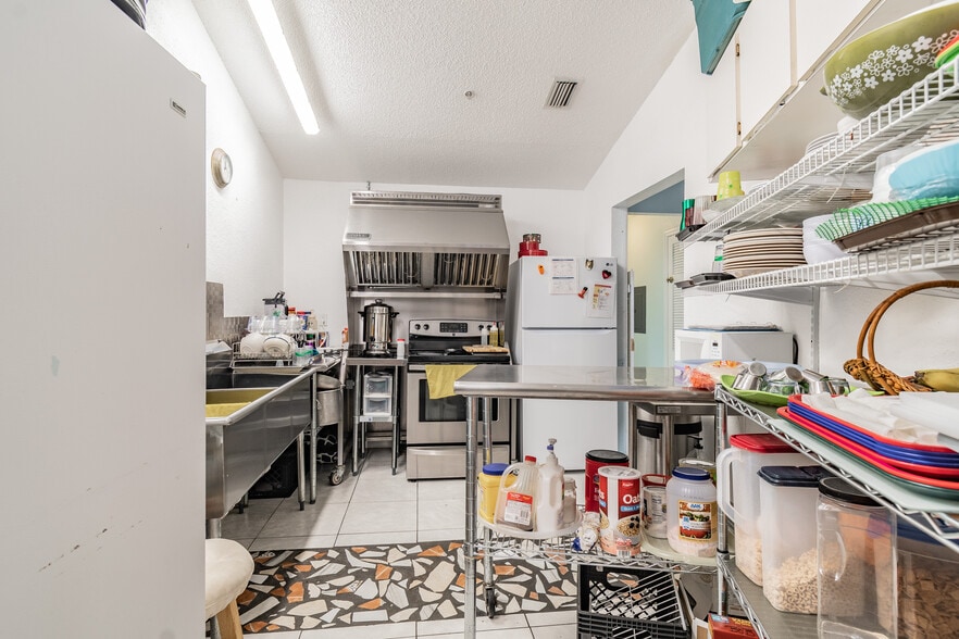 More Photos Of 4407 Millwood Rd, Spring Hill Assisted Living For Sale