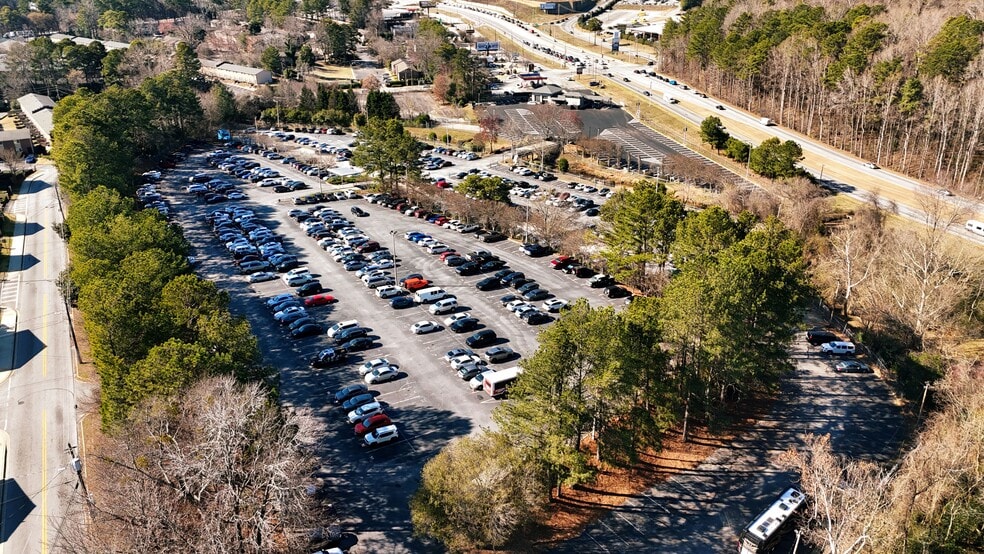 More Photos Of 3151 Camp Creek Pky, East Point Parking Lot For Lease