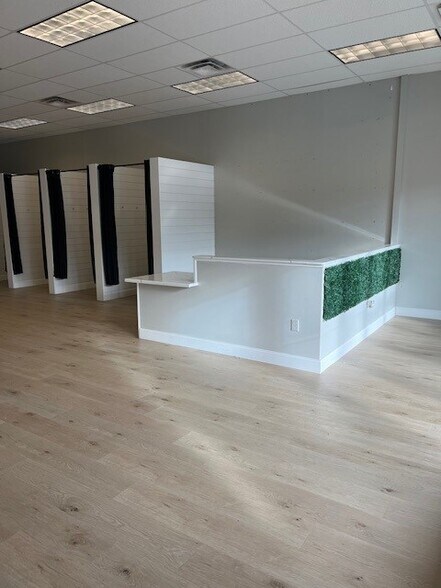 More Photos Of 1071-1075 Freedom Rd, Cranberry Township Storefront Retail Office For Lease