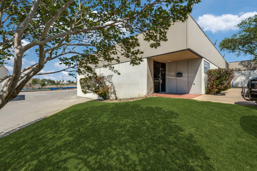 More Photos Of 11837 Judd Ct, Dallas Unknown For Lease