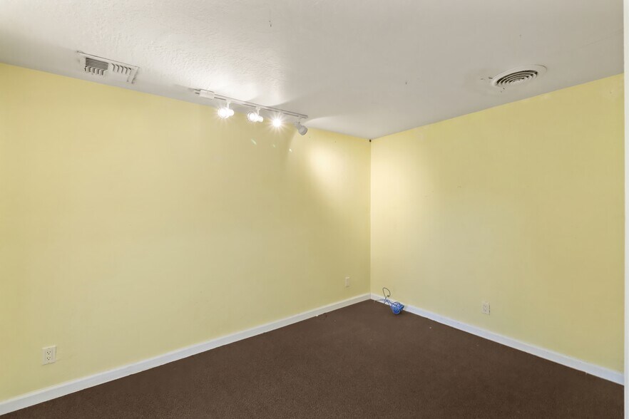 More Photos Of 4731 El Camino Ave, Carmichael Office For Sale