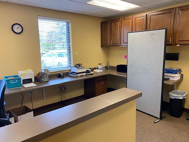 More Photos Of 28370 Kensington Ln, Perrysburg Office For Sale