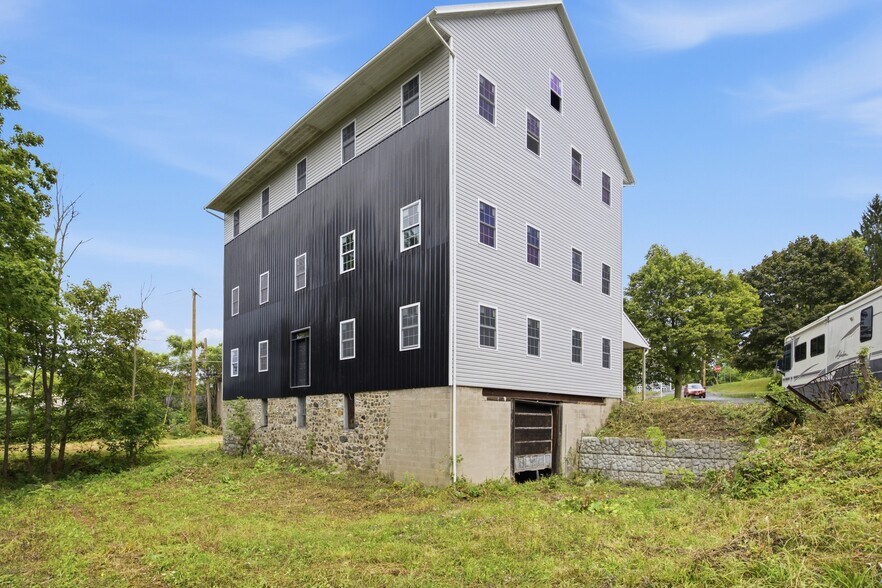 More Photos Of 32 Mill St, Port Byron Industrial For Sale