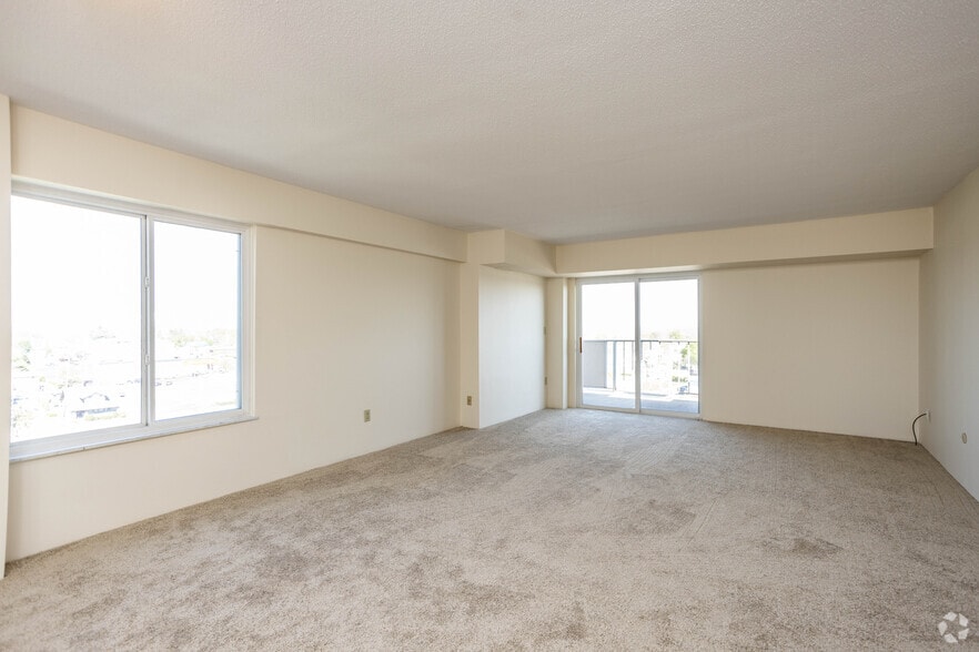 More Photos Of 2100 E High St, Springfield Apartments For Lease