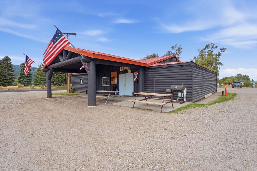 More Photos Of 3449 Swan Valley hwy, Irwin Bar For Sale