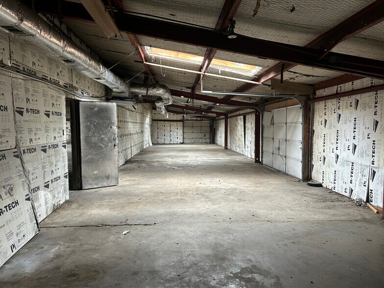 More Photos Of 3228 Beckley Rd, Lancaster Warehouse For Sale