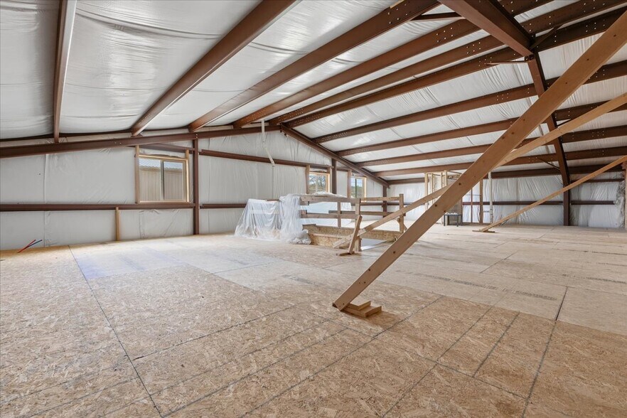 More Photos Of 1010 10th St, Vienna Flex For Sale