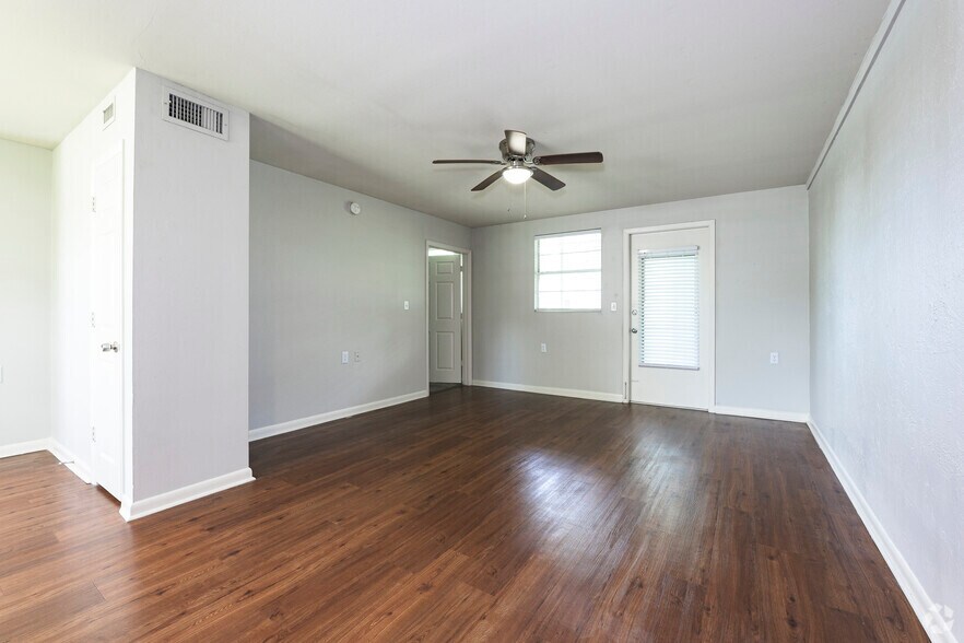 More Photos Of 1400 S Nova Rd, Daytona Beach Apartments For Sale