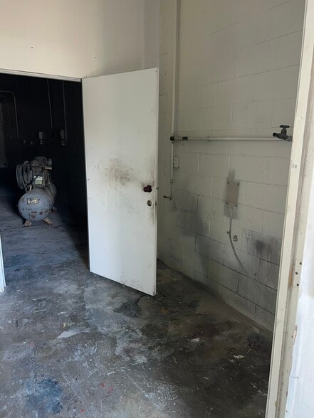 More Photos Of 500 S Raymond Ave, Fullerton Warehouse For Lease