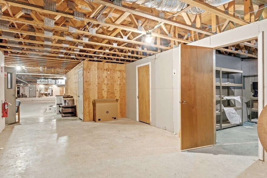 More Photos Of 111 Boston Post Rd, Sudbury Office For Sale