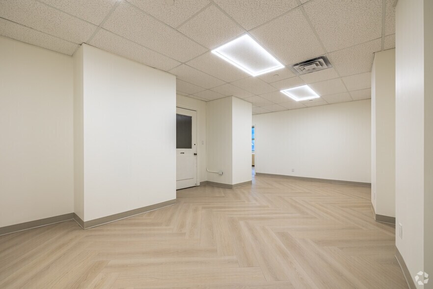More Photos Of 1538 Rue Sherbrooke O, Montréal Medical For Lease
