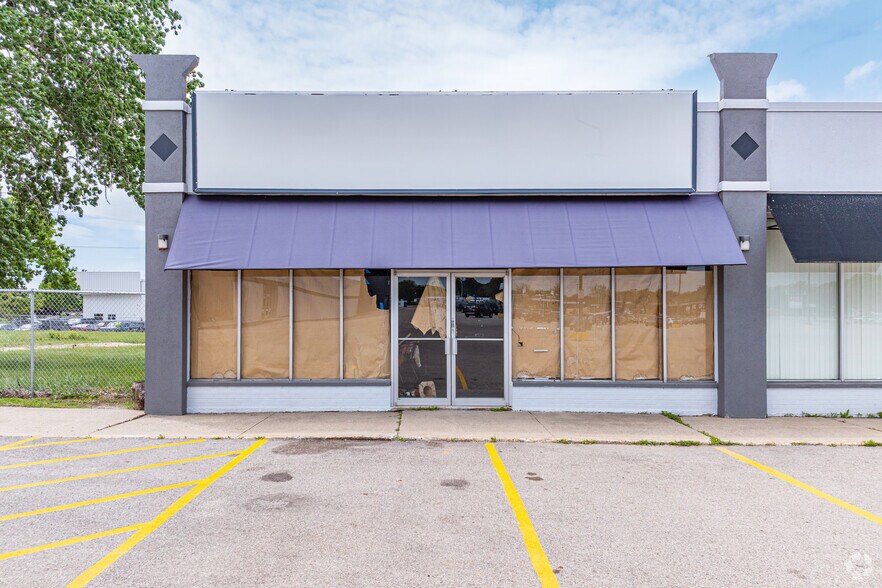 More Photos Of 1221-1241 Sandy Hollow Rd, Rockford Storefront For Sale