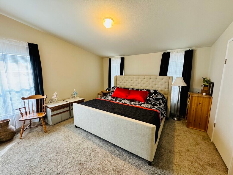 More Photos Of 55 E Kuehn St, Quartzsite Trailer Camper Park For Sale