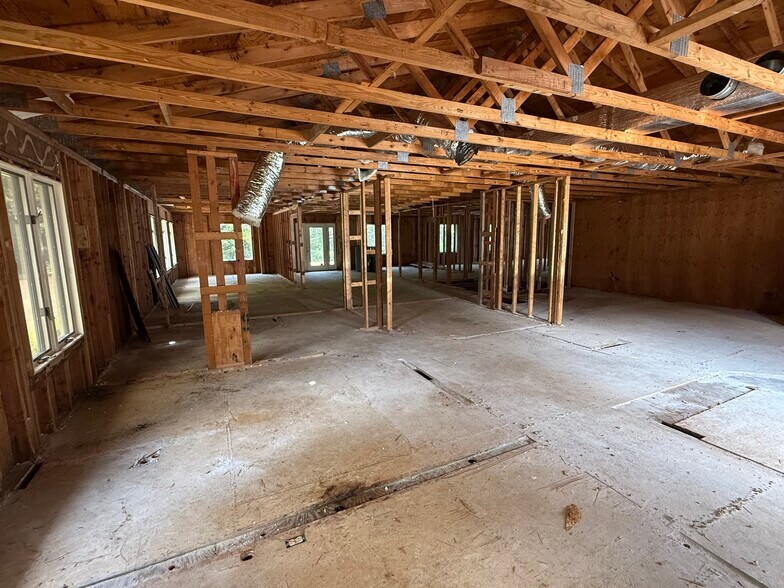 More Photos Of 3560 Quakerbridge Rd, Hamilton Office For Sale