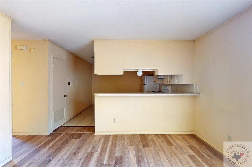 More Photos Of 120 37th st, Texarkana Apartments For Sale