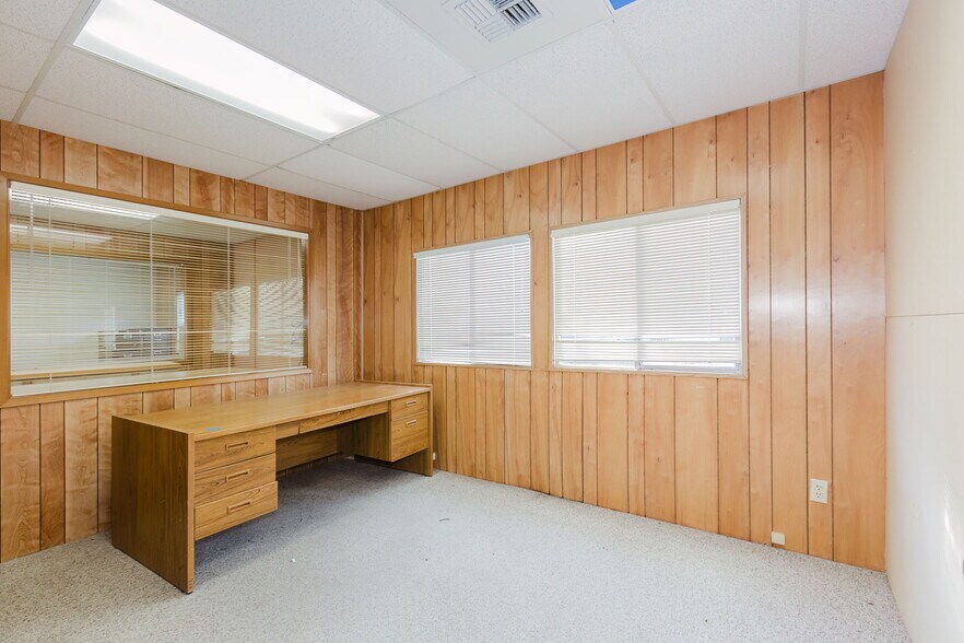 More Photos Of 4938 SW Lake Flora Rd, Port Orchard Office For Lease