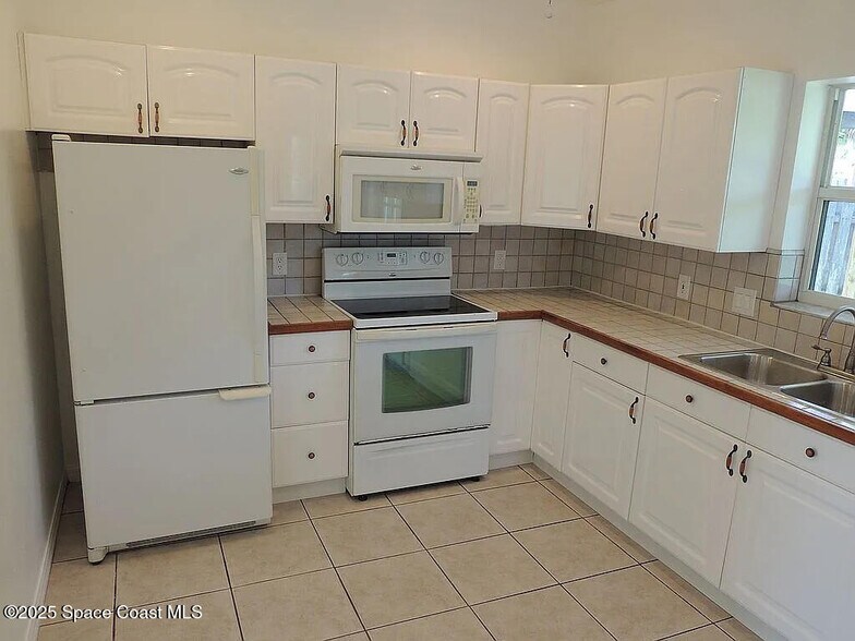 More Photos Of 206 4th Ave, Indialantic Office Residential For Sale