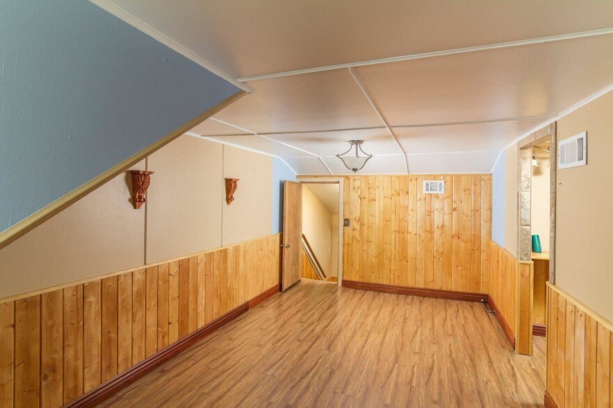 More Photos Of 23450 Crest Forest Dr, Crestline Restaurant For Sale
