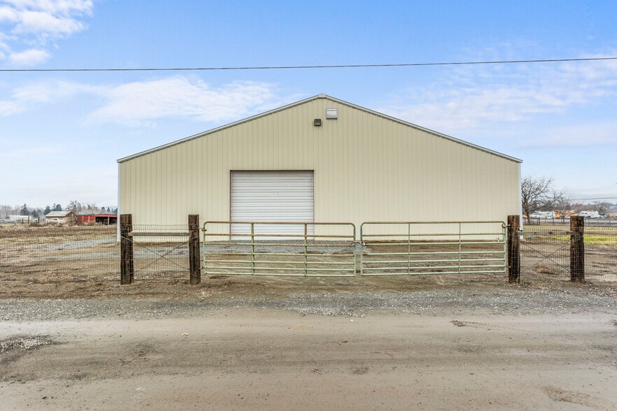 More Photos Of 3521 Blue Crane Ln, Yakima Warehouse For Sale