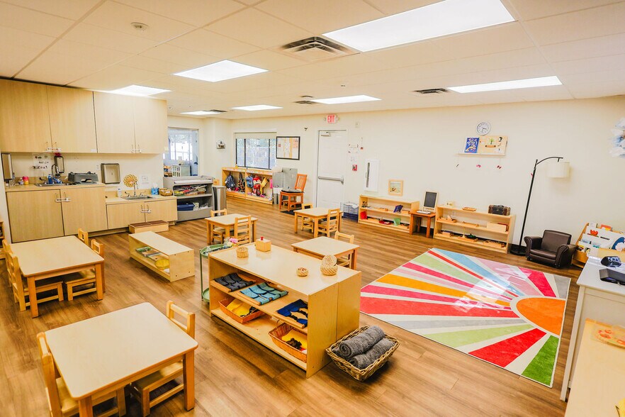 More Photos Of 2358 Shallowford Rd, Marietta Daycare Center For Sale