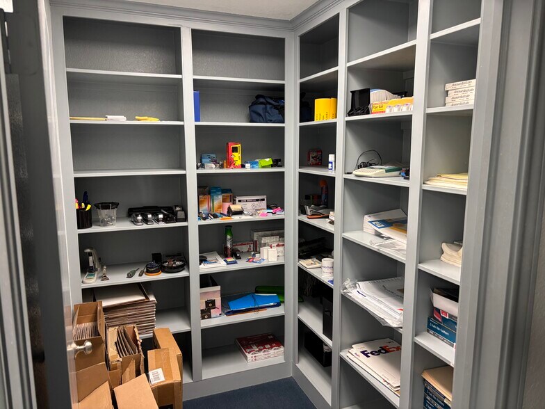 More Photos Of 3223 Trebor St, Pasadena Distribution For Lease