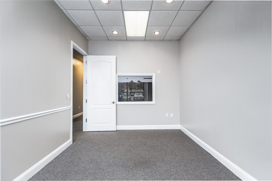 More Photos Of 12276 San Jose Blvd, Jacksonville Office For Sale