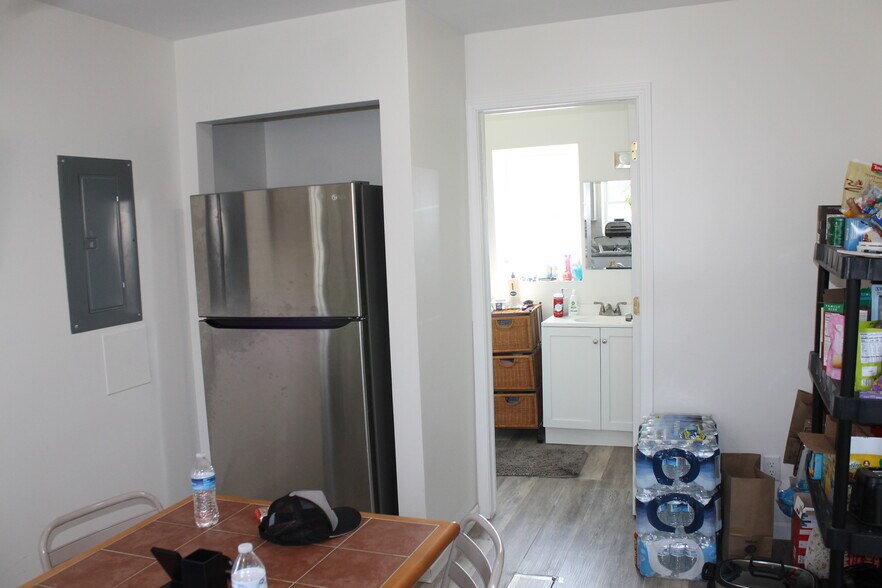 More Photos Of 154 E Railroad, Leland General Retail For Sale