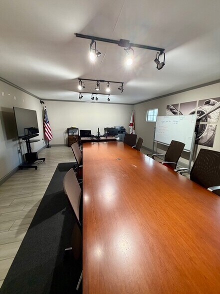 More Photos Of 7443 Wilson Blvd, Jacksonville Unknown For Lease