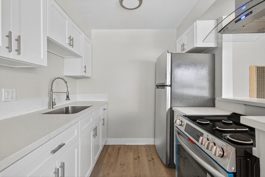 More Photos Of 1036 Saint Louis Ave, Long Beach Apartments For Sale