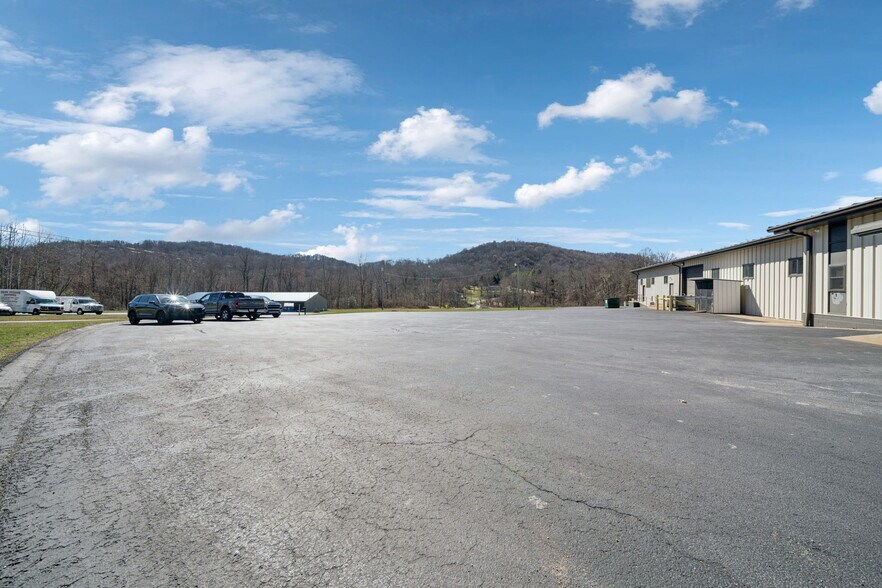 More Photos Of 263 Armbrust Road rd, Greensburg Warehouse For Sale
