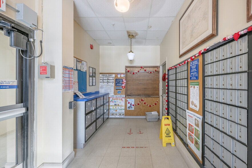 More Photos Of 332 Canonchet Rd, Rockville Apartments For Sale