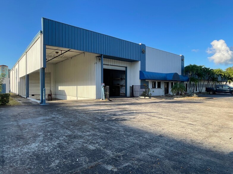 More Photos Of 3750 Prospect Ave, Riviera Beach Warehouse For Lease