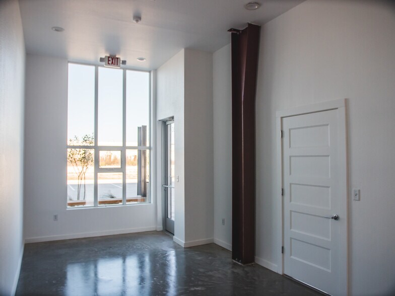 More Photos Of 1019 S Heatherwilde Blvd, Pflugerville Research And Development For Lease