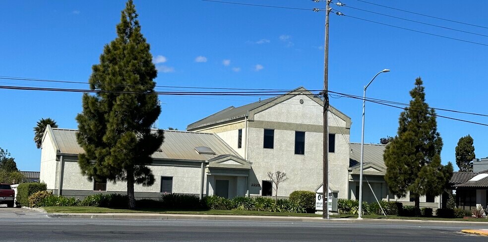 More Photos Of 2225 Skyway Dr, Santa Maria Loft Creative Space For Lease