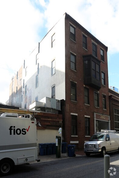 More Photos Of 2002 Ludlow St, Philadelphia Office For Lease