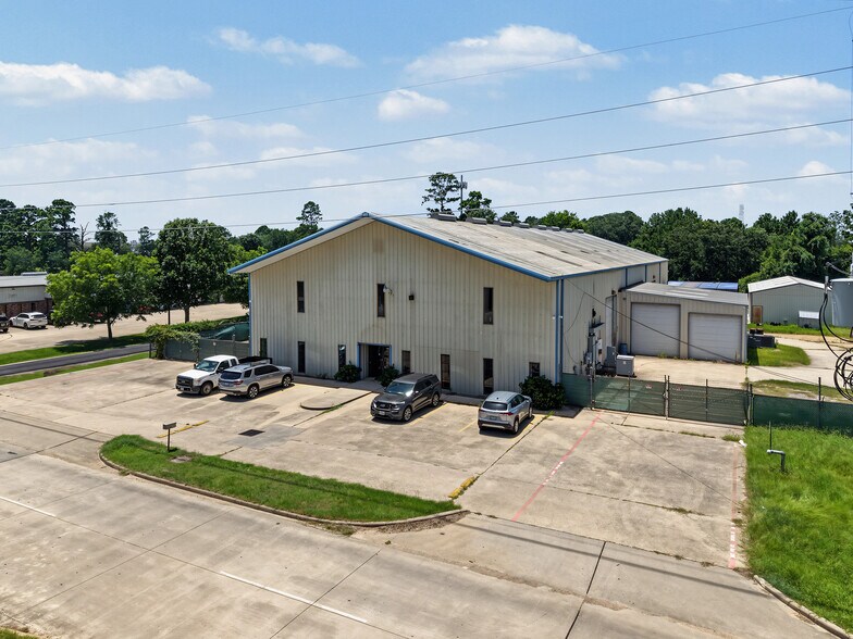 More Photos Of 17309 Hufsmith Kohrville Rd, Tomball Warehouse For Sale