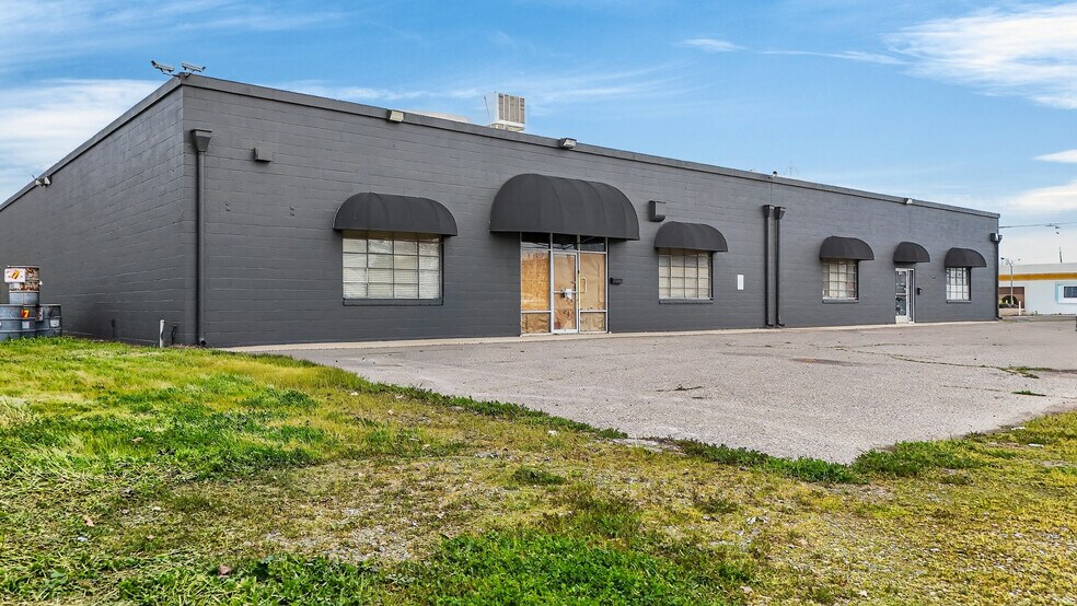 More Photos Of 1505-1507 W 18th St, Merced Warehouse For Lease