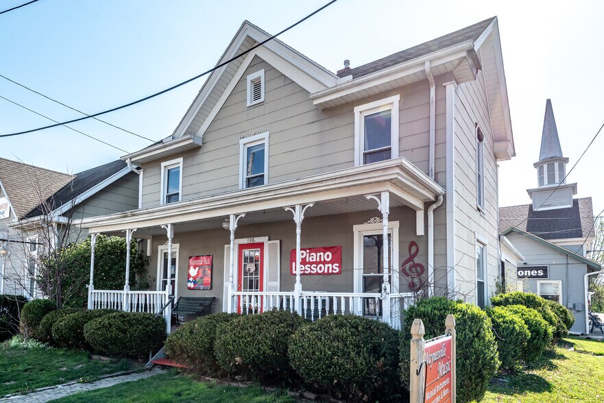 More Photos Of 198 S Main St, Waynesville Storefront For Sale