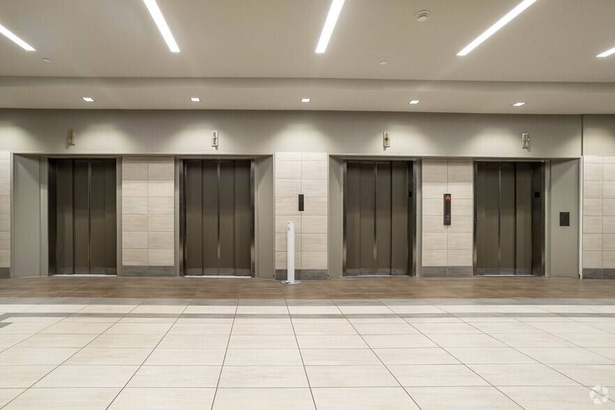 More Photos Of 260 E Main St, Rochester Medical For Lease