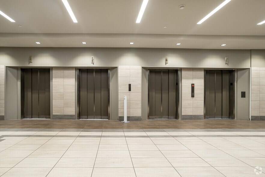 More Photos Of 260 E Main St, Rochester Medical For Lease