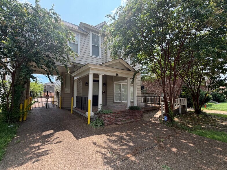 More Photos Of 28 S Idlewild St, Memphis Freestanding For Sale