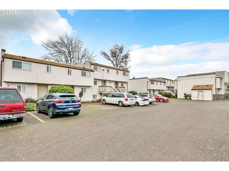 More Photos Of 2135 NW Highland Dr, Corvallis Apartments For Sale