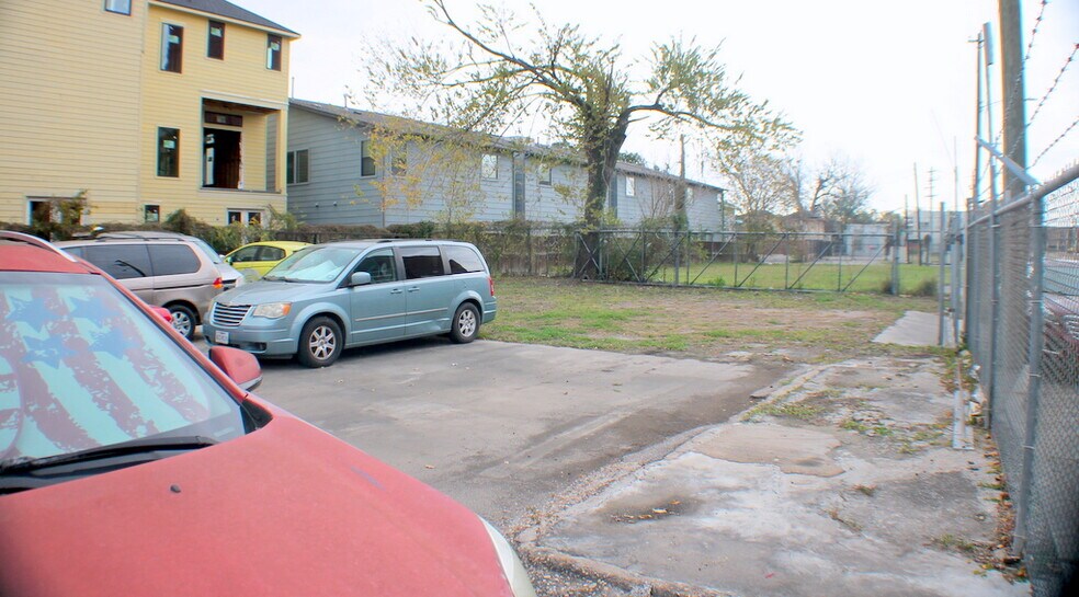 More Photos Of 3825 Harrisburg blvd, Houston Land For Sale