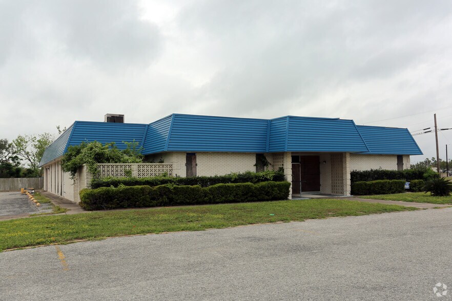 Primary Photo Of 423 W Cleveland Blvd, Aransas Pass Medical For Sale