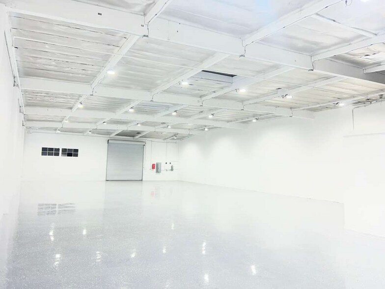 More Photos Of 1301-1307 E Edinger Ave, Santa Ana Showroom For Lease